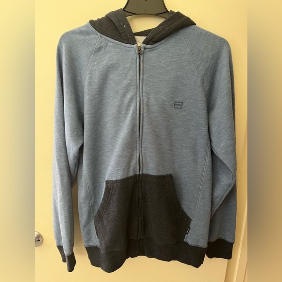 BILLABONG Pre Loved Men’s Size S Vintage? Zip-Up Hooded Sweatshirt. Very Comfy. - Picture 1 of 7